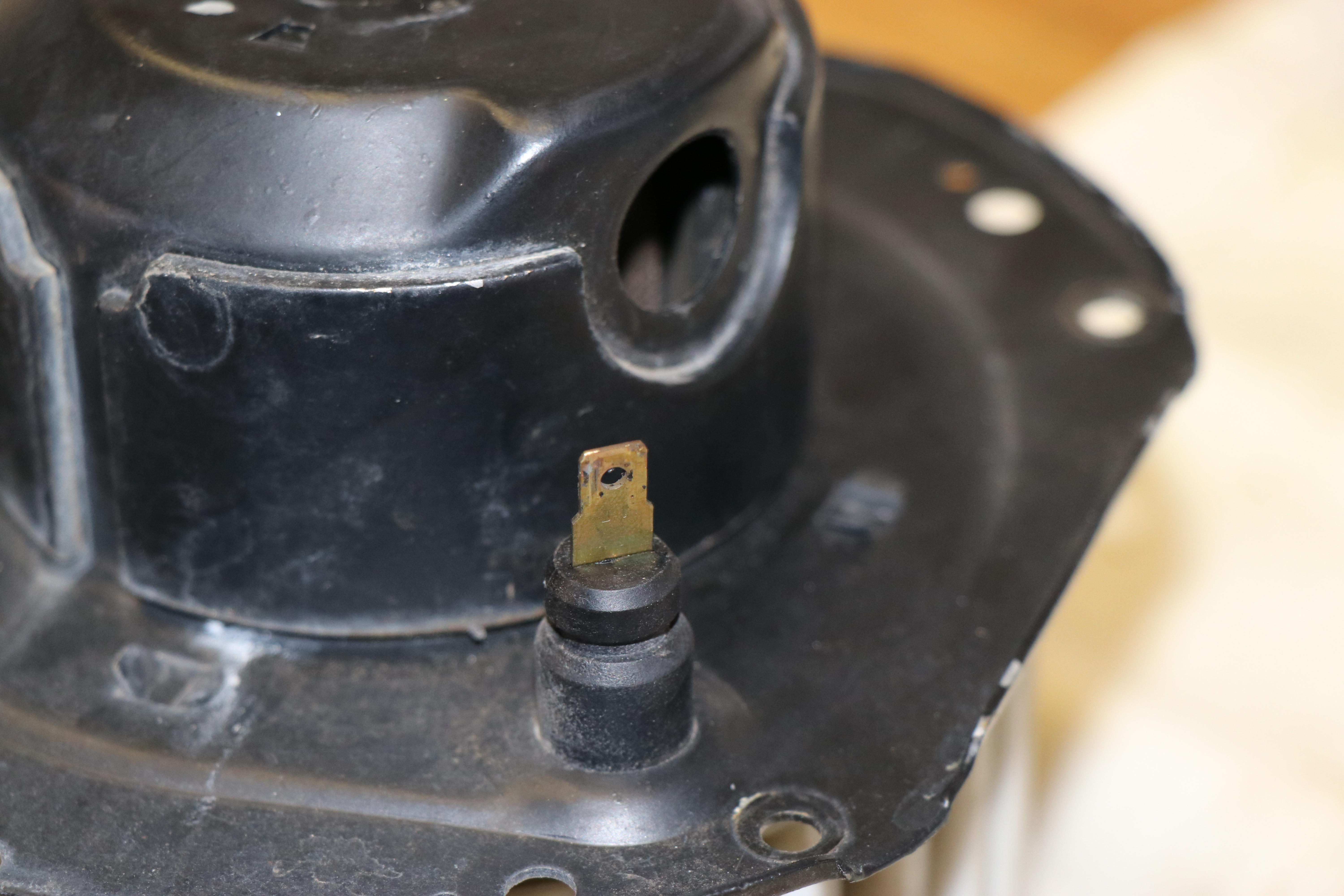 GM motor blower power switch and vent hole